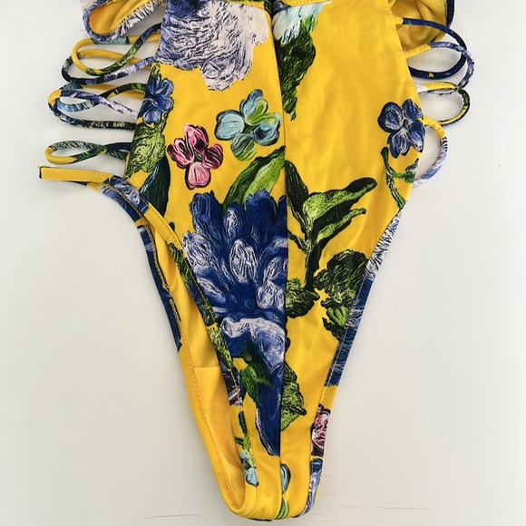 Fashionnova One Piece Bathing Suit (XS) - Picture 6 of 6